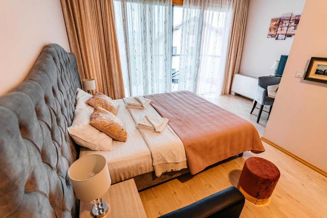 Lotos Depandans Otel Ni Dış mekan fotoğraf