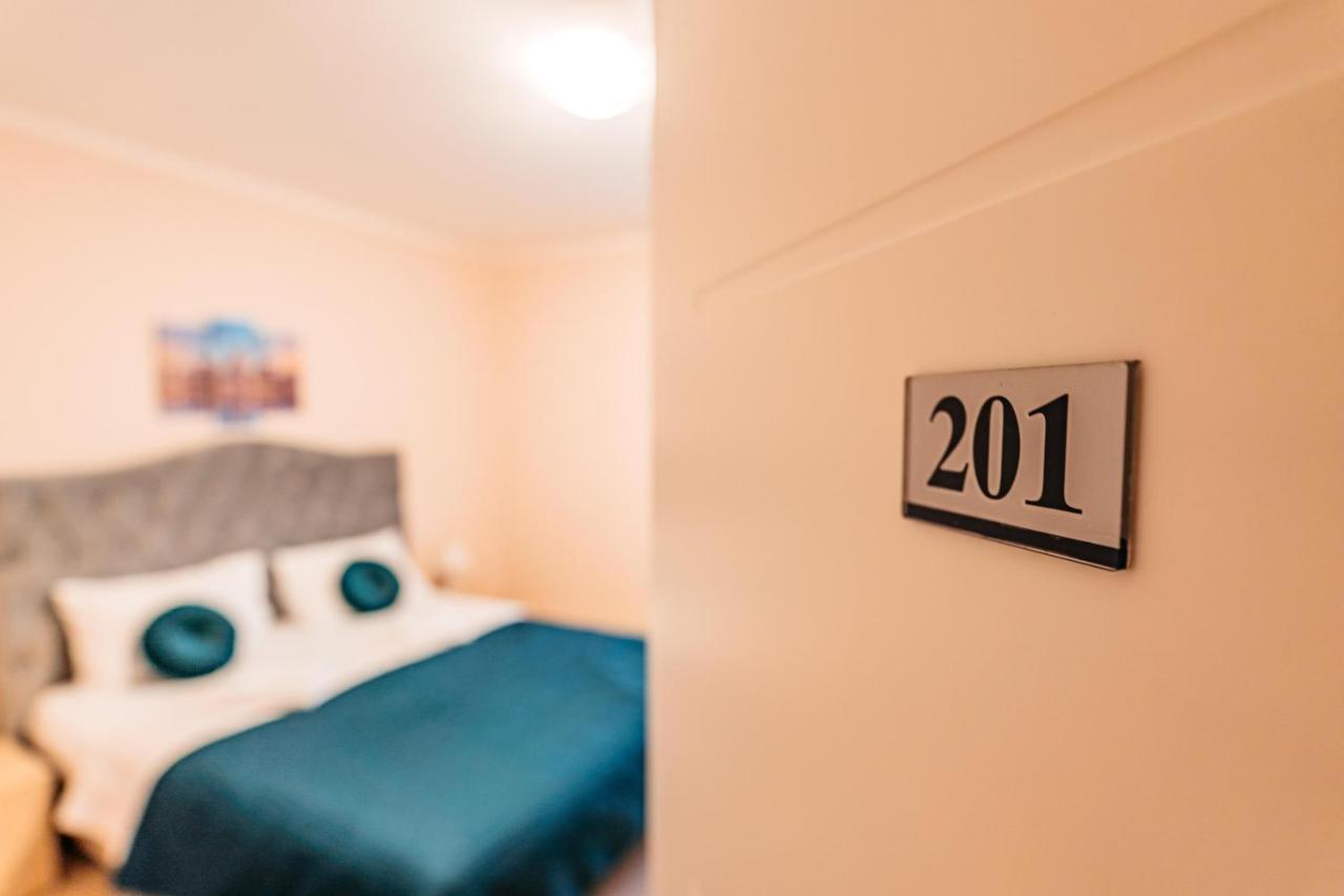 Lotos Depandans Otel Ni Dış mekan fotoğraf