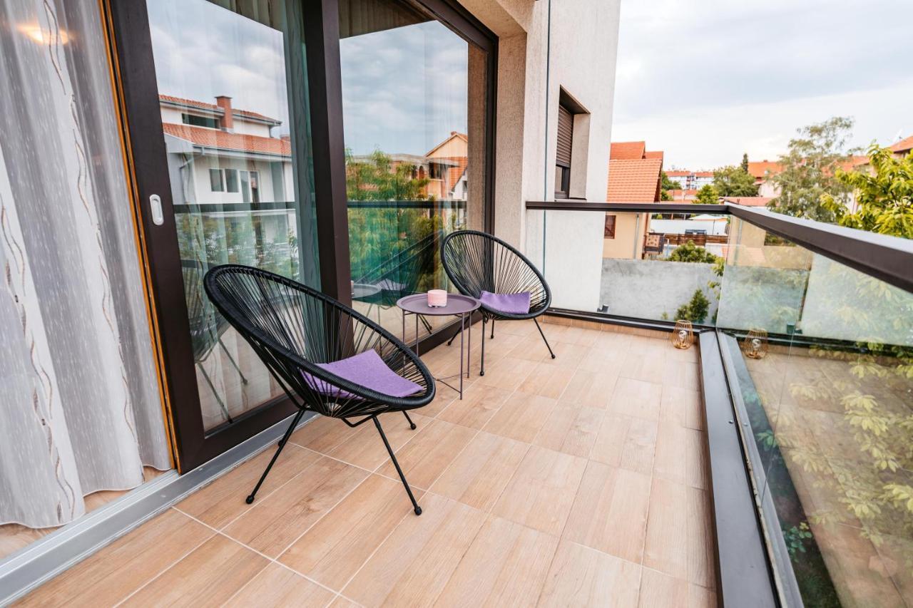Lotos Depandans Otel Ni Dış mekan fotoğraf