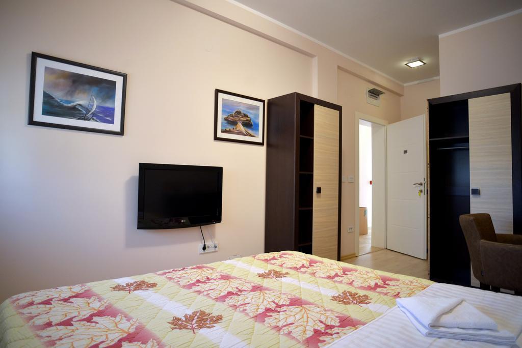 Lotos Depandans Otel Ni Dış mekan fotoğraf