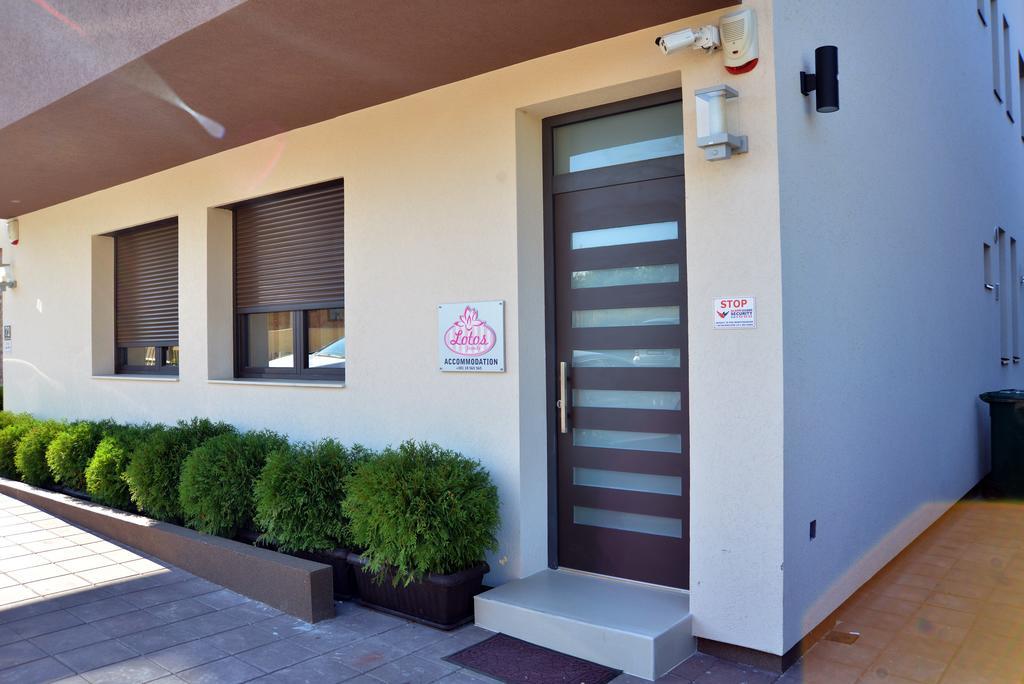 Lotos Depandans Otel Ni Dış mekan fotoğraf