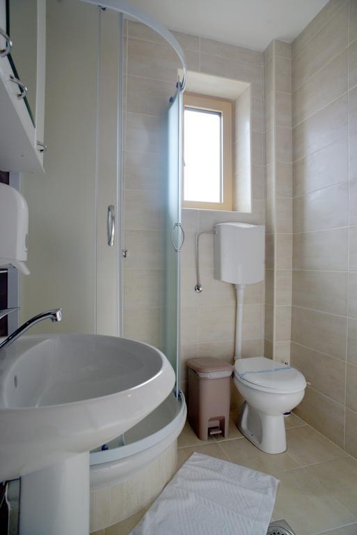 Lotos Depandans Otel Ni Dış mekan fotoğraf